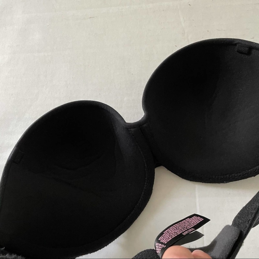 Victoria's Secret Black Lace Strapless Bra - Picture 4 of 5